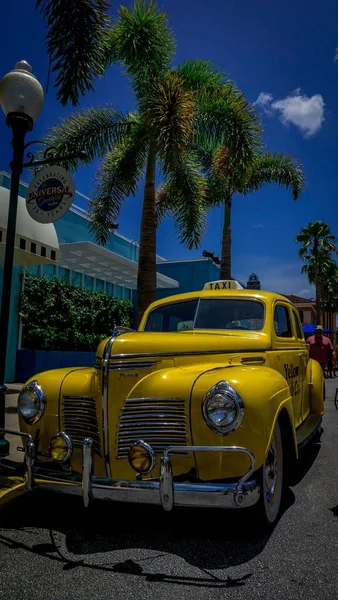 Piękne Zbliżenie Klasycznego Żółtego Taxi Universal Studios — Zdjęcie stockowe