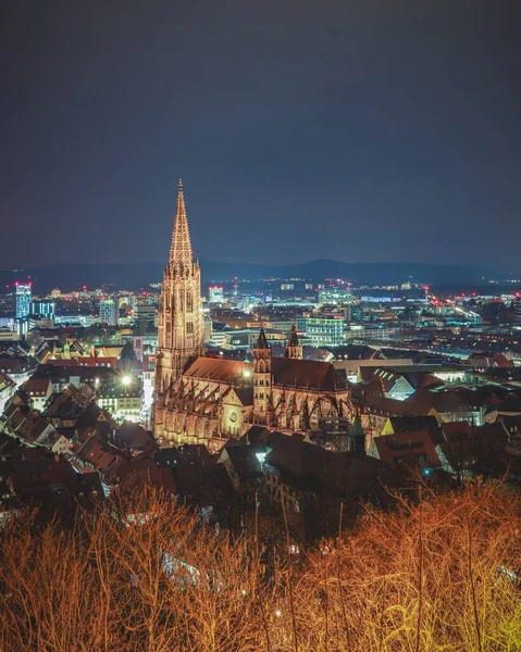 Uma Bela Vista Uma Histórica Catedral Friburgo Final Noite Alemanha — Fotografia de Stock