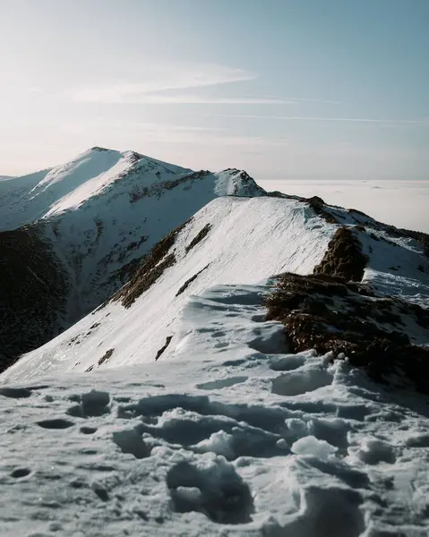 スロバキアの国立公園で雪の山の美しい景色 — ストック写真