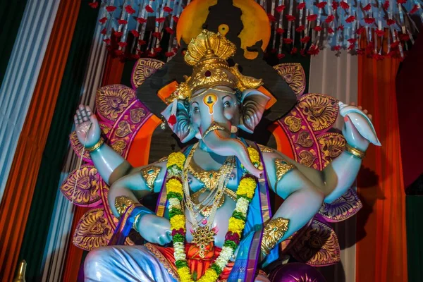 Een Prachtige Closeup Van Lord Ganesha Beeldhouwkunst Mandal Mumbai — Stockfoto