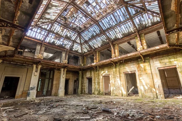 Edificio Oficinas Abandonado Una Antigua Fábrica Acero Hayange Francia Después —  Fotos de Stock