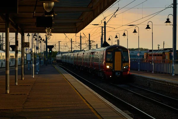 Een Greater Northern Klasse 387 Elektrische Trein Rood Gatwick Express — Stockfoto