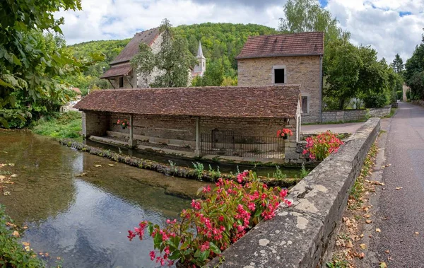 Traditionellt Tvätthus Vid Floden Luzigny Sur Ouche Cote Bourgogne Frankrike — Stockfoto