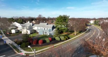 Bordentown New Jersey gayrimenkullerinin insansız hava aracı çekimi. Dostum. Evler. Kasaba evleri