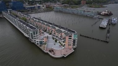 New Jersey 'de Hudson Nehri yakınlarındaki Weehawken kasabasının hava görüntüsü.
