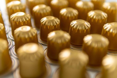 Kahve kapsüllerinin seçici odak noktası - arka plan için harika