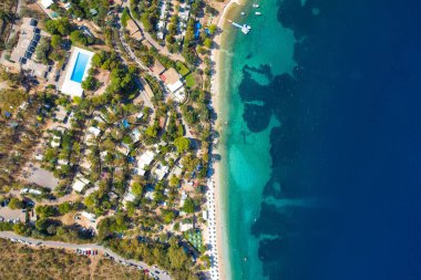 Deniz manzaralı İyon Adaları 'nın en üst tabakası.