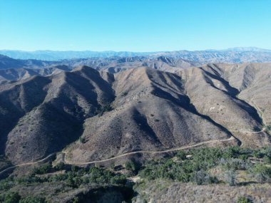 Dağlarda bir manzara