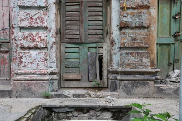 Старая Деревянная Дверь Улице — стоковое фото
