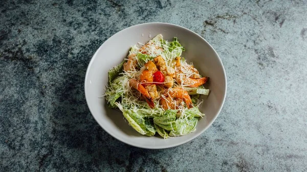 Masada Leziz Bir Cesar Salatası Manzarası — Stok fotoğraf
