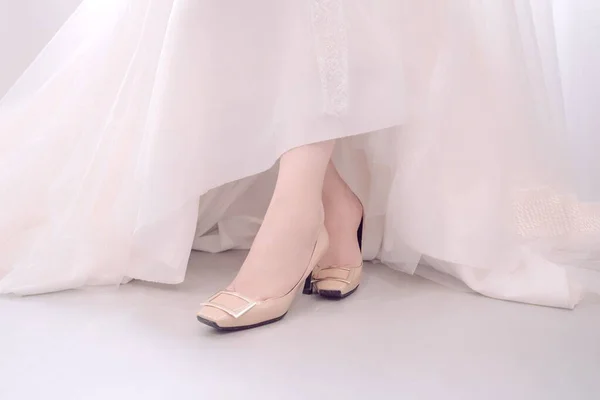 Feet Heels Bride White Wedding Dress — Stock Photo, Image