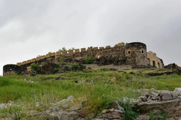Türkiye Nin Kapadokya Kentindeki Nevsehir Şatosu Nun Açık Gökyüzü Arkaplanı — Stok fotoğraf