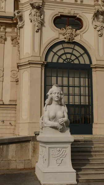 Beautiful Female Statue Entrance Historic Building Center Vienna Austria — Stock Photo, Image