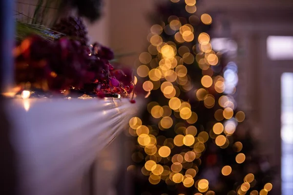 Fondo Festivo Con Árbol Navidad Luces Redondas Bokeh — Foto de Stock