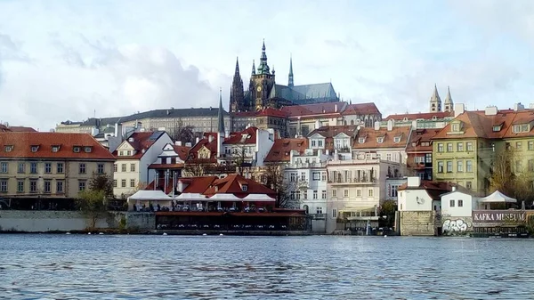 从捷克共和国Vltava河看布拉格城堡 — 图库照片