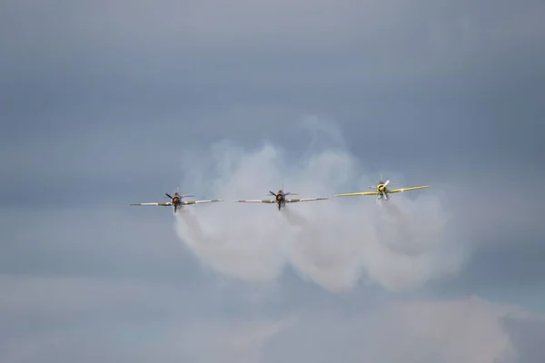 Widok Samolotów Latających Niebie Podczas Pokazu Lotniczego — Zdjęcie stockowe