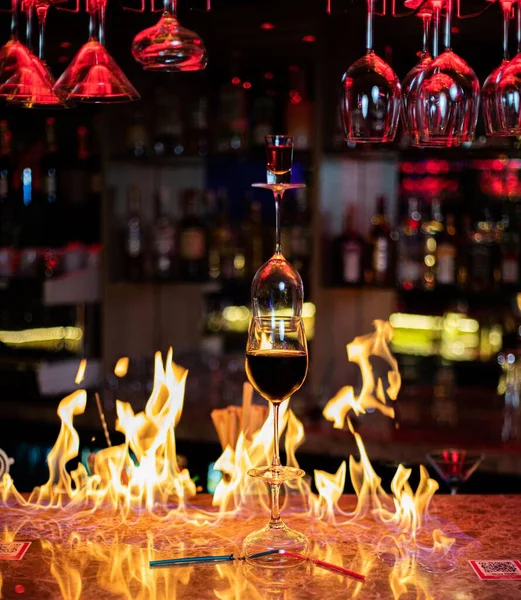 불타는 테이블 알코올 조각품의 — 스톡 사진