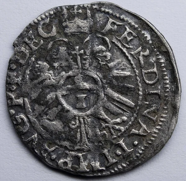 白を背景にした中世銀銭1563年 永禄6年 — ストック写真