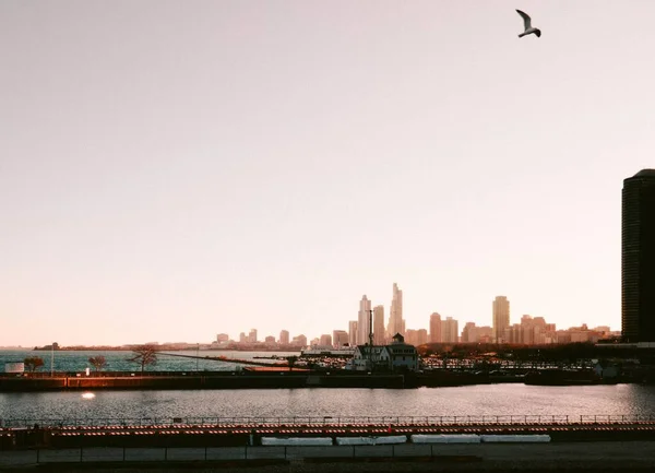 Гарний Знімок Бруклінського Мосту Хмарочосами Фоні Заходу Сонця — стокове фото