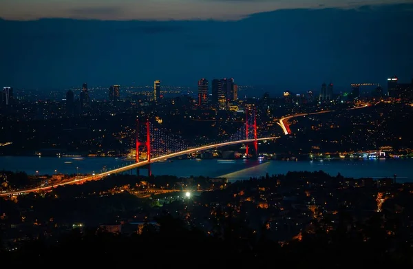 Tiro Aéreo Ponte Bósforo Istambul Turquia Noite — Fotografia de Stock