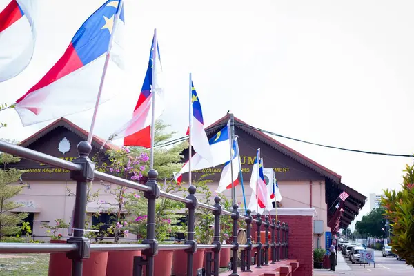 Die Flaggen Vor Dem Maritimen Museum Der Stadt Melaka Malaysia — Stockfoto