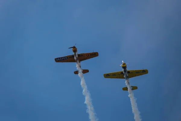 Kilátás Repülőgépek Repül Égen Repülőnap Folyamán — Stock Fotó