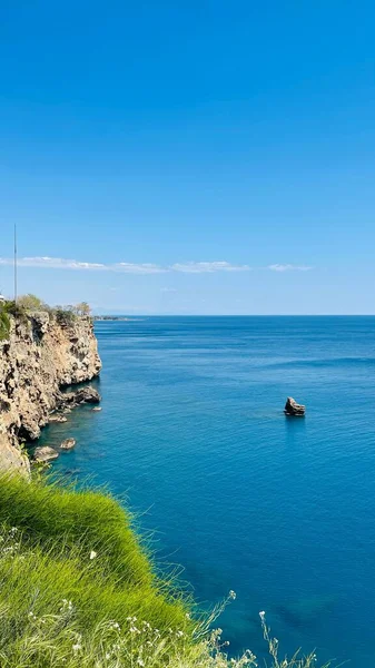 Eine Vertikale Aufnahme Eines Wunderschönen Meeres Antalya Türkei — Stockfoto