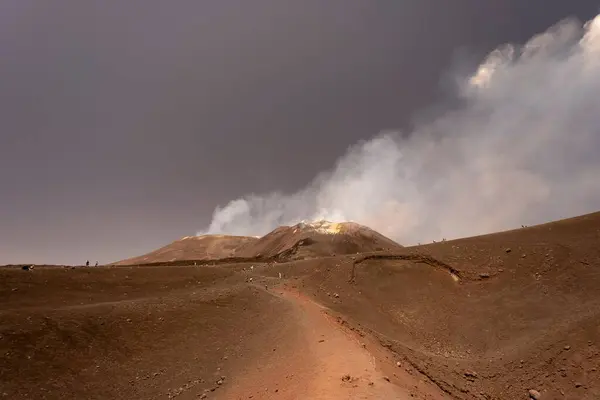 에트나산의 풍경은 이탈리아 시칠리아섬 카타니아에서 화산중 — 스톡 사진