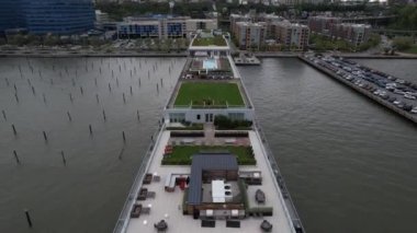 New Jersey 'de Hudson Nehri yakınlarındaki Weehawken kasabasının hava görüntüsü.