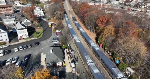 Trenin Havadan Görüntüsü Clifton City Nin Demiryollarında Kesişiyor — Stok video