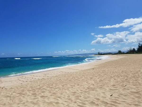 Vista Playa Hawai Claro Cielo Iluminado Por Sol Fondo — Foto de Stock