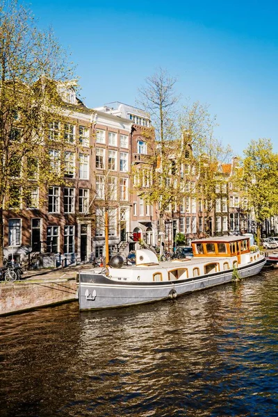 Gros Plan Vertical Yacht Sur Canal Amsterdam — Photo