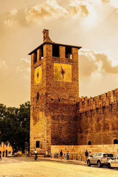 Vertical Tower Castelvecchio Museum Warm Tones Located Verona Italy — Stock Photo, Image