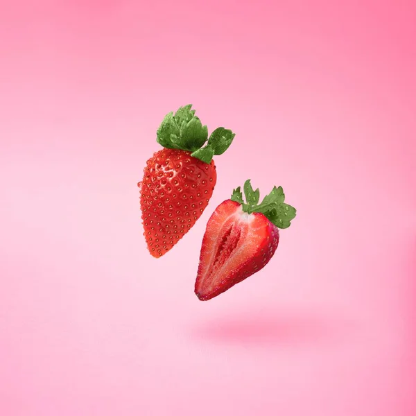 Render Fresh Cut Strawberry Floating Air Pink Background — Stock Photo, Image