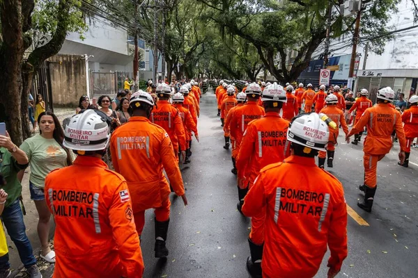 Arbeiders Van Bahia Brandweer Paraderen Braziliaanse Onafhankelijkheidsdag Straat Salvador Brazilië — Stockfoto