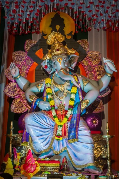 Una Bella Veduta Verticale Della Scultura Lord Ganesha Mandal Mumbai — Foto Stock
