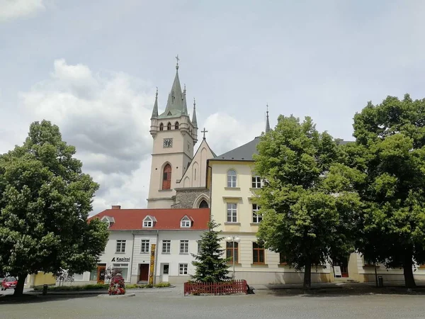 Schöne Aufnahme Der Kathedrale Der Historischen Stadt Humpolec — Stockfoto