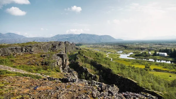Una Vista Panorámica Las Formaciones Geológicas Del Valle Grieta Islandia — Foto de Stock
