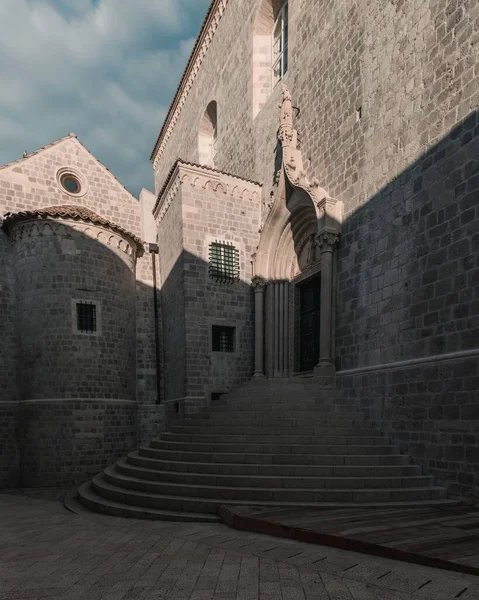 Vertikální Záběr Dominikánského Kláštera Středověkém Městě Dubrovníku Chorvatsko — Stock fotografie