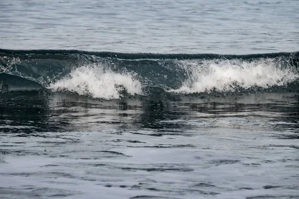 一个美丽的大海浪镜头 — 图库照片