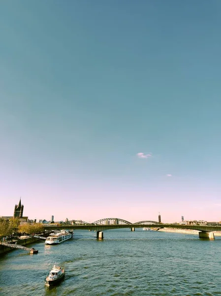 Вертикальний Знімок Моста Гогенцоллерн Над Річкою Рейн Кельн Німеччина — стокове фото