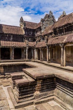 Angkor Tapınağının ön bahçesi Kamboçya 'nın en büyük dini tapınak kompleksi Angkor Wat' ın