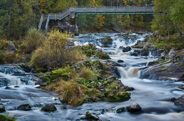 Una Imagen Escénica Del Flujo Río Rocoso Con Efecto Agua — Foto de Stock