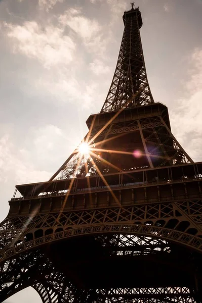 Słońce Wieży Eiffla Paryż — Zdjęcie stockowe