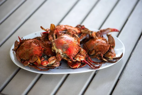 Une Assiette Crabes Cuits Vapeur Servie Sur Une Assiette — Photo