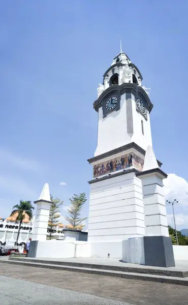 Famoso Birch Memorial Clock Tower White Old British Colonial Style —  Fotos de Stock