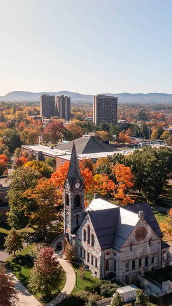 Μια Εναέρια Λήψη Του Πανεπιστημίου Της Μασαχουσέτης Amherst Πανεπιστημιούπολη Μια — Φωτογραφία Αρχείου
