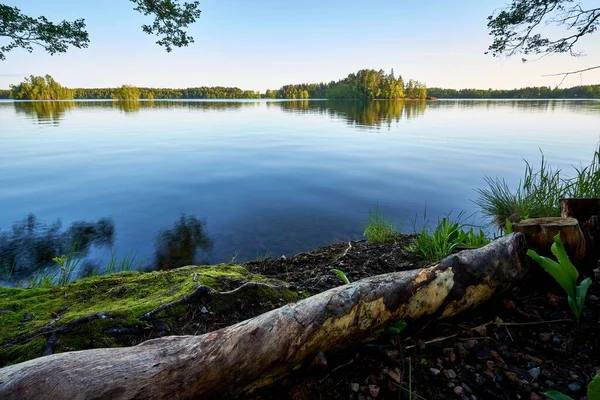 반사되어 보이는 호수의 아름다운 — 스톡 사진