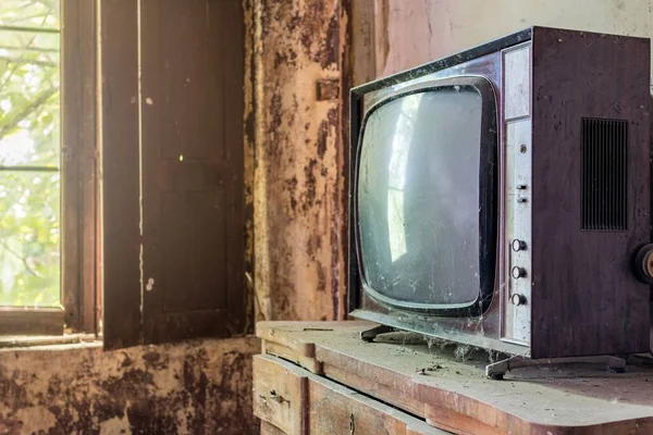 Gros Plan Une Vieille Télé Dans Endroit Abandonné Perdu — Photo