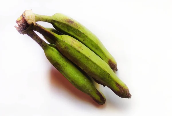 バナナ科に属しますが より丈夫で生で食べることができない傾向があります 調理を必要とし野菜として用いられる — ストック写真